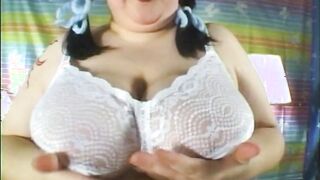 Chubby chick Fucks Herself
