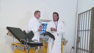 Inexperienced cunt with mouth is boned freaky