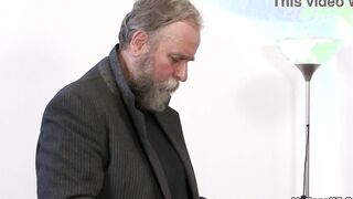 His cheating gf ride older grandpa cock