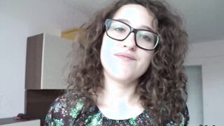 Alma del Rey, eighteen, is a voluptuous fanatic women from Nacho Vidal who can't wait to be nailed by him. Inside casual clothes and glasses, the curly dark hair receives a fierce nailed.