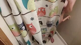 Catch ex-wife fucking sex toy inside the shower