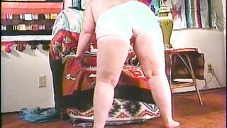 Chubby Hot Use Sex Toy To Banged! Herself