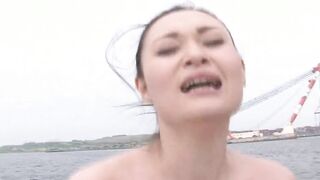 Asiatische Bikini girls haben Gruppensex mit zu vielen harten Schwaenzen