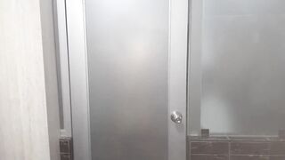 THE SEXUAL cougar BOMBSHELL COMES OUT OF THE SAUNA VERY SWEATY AND GETS SOAK INSIDE FOAM