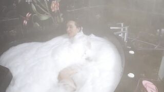 THE SEXUAL cougar BOMBSHELL COMES OUT OF THE SAUNA VERY SWEATY AND GETS SOAK INSIDE FOAM