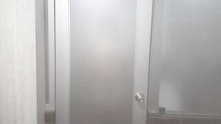 THE SEXUAL cougar BOMBSHELL COMES OUT OF THE SAUNA VERY SWEATY AND GETS SOAK INSIDE FOAM
