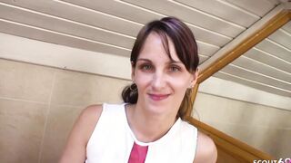 SLIM DAUGHTER REAL AMATEUR point of view SEX WITH STEP DAD