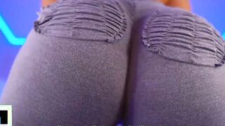 Bubble Booty Black milf Jizzes Rough on Anal Dildo