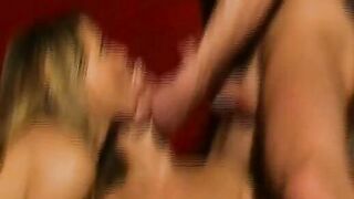 Von der Bar ins Bett - Soldat bumst two Sexbomben