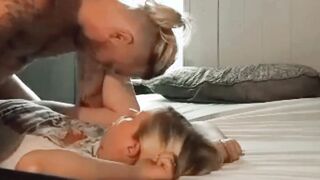 Cumshot for pregnant twat
