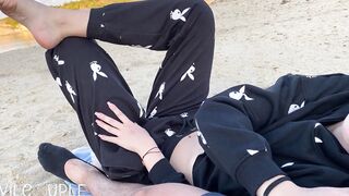 Bae 19 Year Old offer Risky Outdoor Oral Sex & Turf Job on the beach