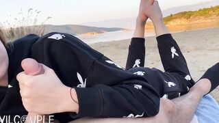 Bae 19 Year Old offer Risky Outdoor Oral Sex & Turf Job on the beach