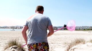 Notgeiler Mann sucht eine fick williige Schlampe am Strand