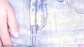 Beauty blows dick gets her booty plugged at audition