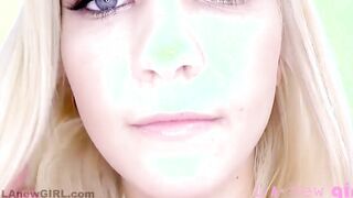 Beauty blows dick gets her booty plugged at audition