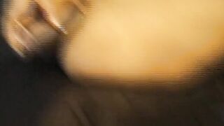 Freund filmt seine Freundin wie sie sich two Sex Toys reinsteckt