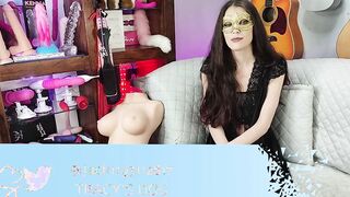 FREE Sex Dildos with Sarah Sue? YES! Become a Sex Dildo Tester