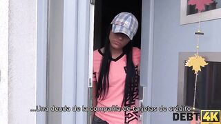 DEBT4k. El hombre confiscarï¿½ la costosa televisiï¿½n Desi no tienen sexo