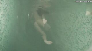Tight cunt dark haired Liza Medovaja underwater