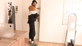 Long dicked guy bangs a sluts after her first casting