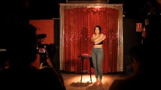 Seducing an pure 18 yo at her first casting