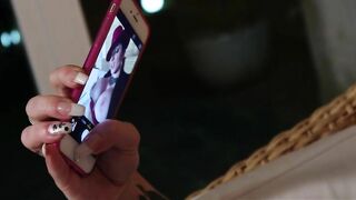 Selfie e doppietta per l'esplosiva Amandha Fox