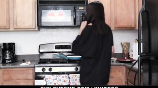 Sis Loves Me - sexy 18 Year Old Persuade Stepbro To Let Her Crash Inside His Crib By
