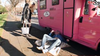 Grandpa pick up German Eighteen into Outdoors and banged! her inside vehicle