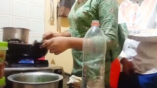desi Beauty ex-wife get fuck while cooking