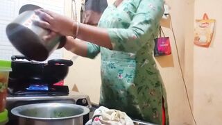 desi Beauty ex-wife get fuck while cooking