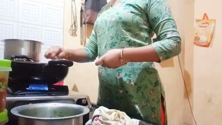 desi Beauty ex-wife get fuck while cooking