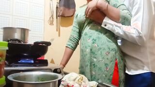 desi Beauty ex-wife get fuck while cooking