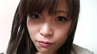 Junge Thai squirtet beim fingern und danach beim ficken