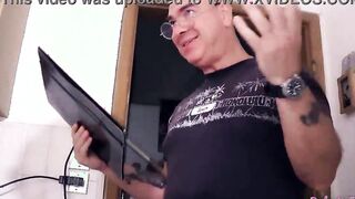 The representative rings the doorbell and Roberta Farnese fucks him with a friend