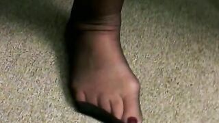 Dark Hair cunt with mouth into heels serves pink vagina with sex toy before loving a toe suck