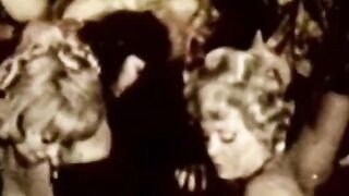 Some young girls take some lessons of linguistic exercises from experienced blonde carpet muncher