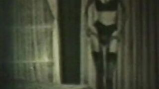 Dark Haired with big pair of knockers lets you see her cahnge Cutie underwear and lie inside