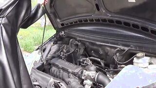 Roberta Farnese breaks down the vehicle and knows how to thank the men who help her fix it