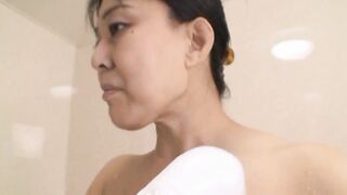 oriental Sex - chinese old lady pleases eighteen's dick cravings