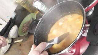 Mom nude woman mommy babe Frina continues to cook naked inside high heels inside her kitchen. Today on menu are potatoes stuffed with minced meat.