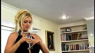 Huge big tit sluts spreading her soak vagina on the piano to got licked