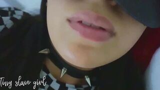 Young nympho uses toy to satisfaction herself