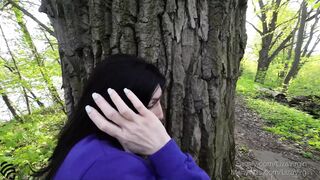 Bombshell mom gave a head to a stranger into a outdoor place. pov