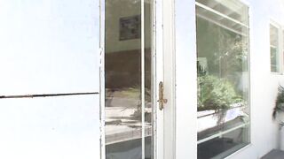 sexy looking amerikan mom gets her vagina drilled rough by huge white cock