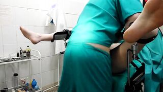 Sex on gyno table