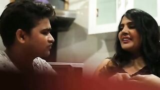 Maa ko dost ke bete ne choda