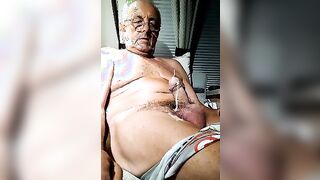 BOMBSHELL Cum PICTURES