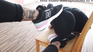 Toes sub worships her inked foot