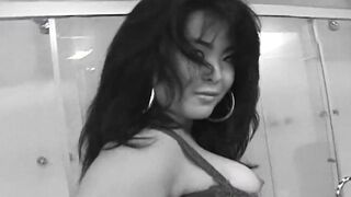 Brazilian married mom fucks inside the gym WC with the gym professor
