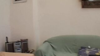 Blondes 19 Year Old bekommt ihr feuchtes Loch gestopft